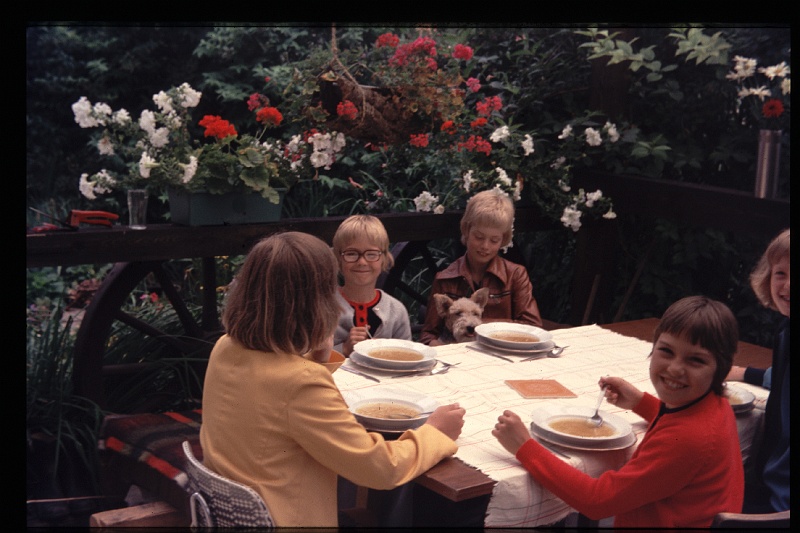 10.Gronau jul 1975 Brigitte,Peter,Britta,Jurgen.JPG